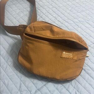 lululemon athletica Dark/Army Green Belt Bag Quilted Design